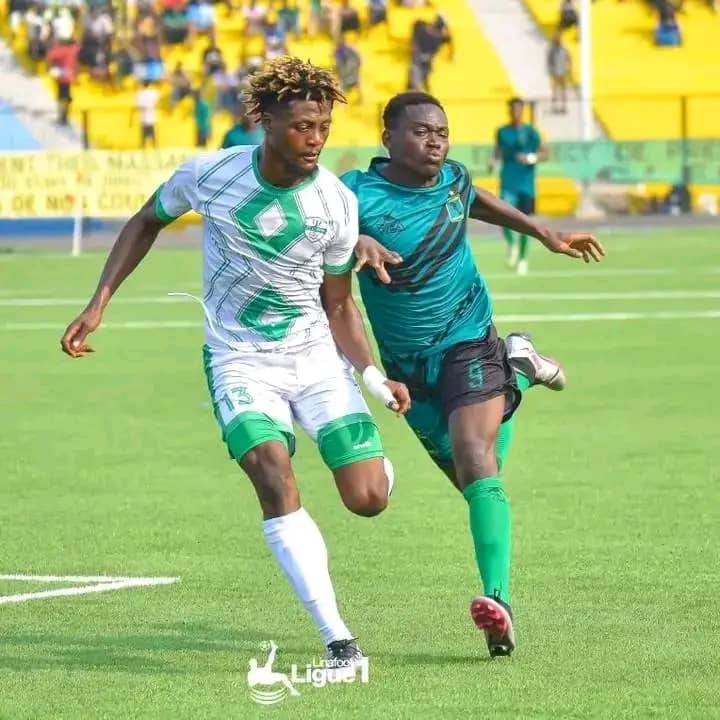 RDC : Les dirigeants du Football Congolais frappent V-Club et DCMP