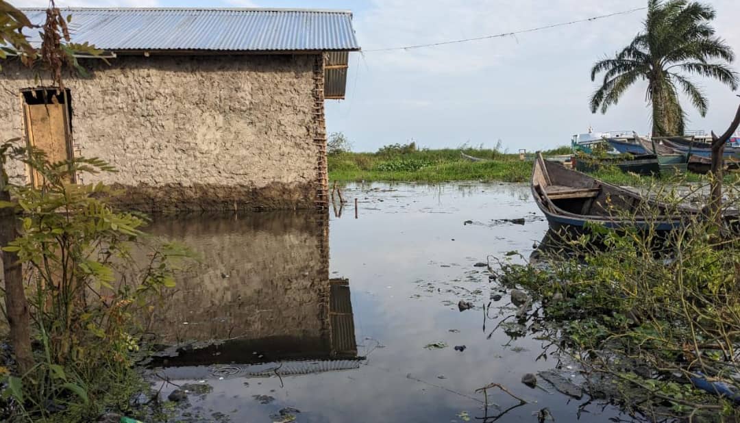 Ituri : Près de mille ménages victimes de la montée des eaux du lac Albert en Irumu