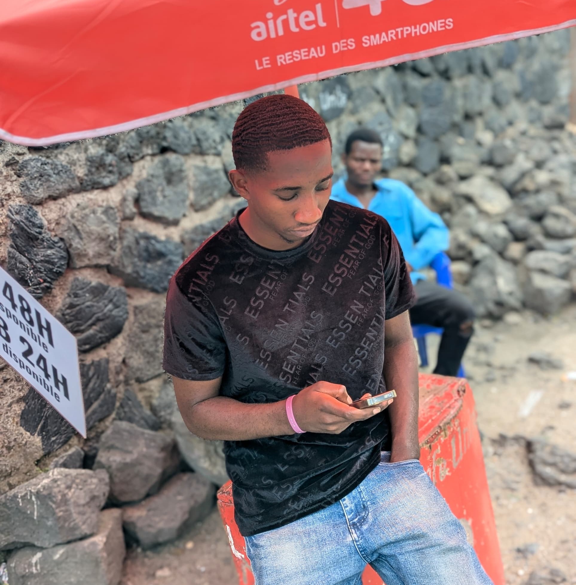 Robert, un élève de Goma transforme ses journées en opportunités