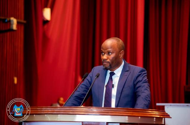 RDC : le député Saidi Balikwisha interpelle le gouvernement sur l’accès aux permis de conduire biométriques