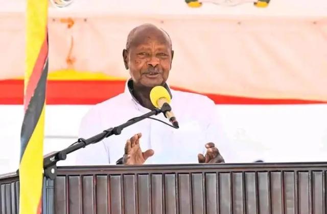 Ebola : Yoweri Museveni minimise la menace et accuse les médias internationaux d’alimenter la panique