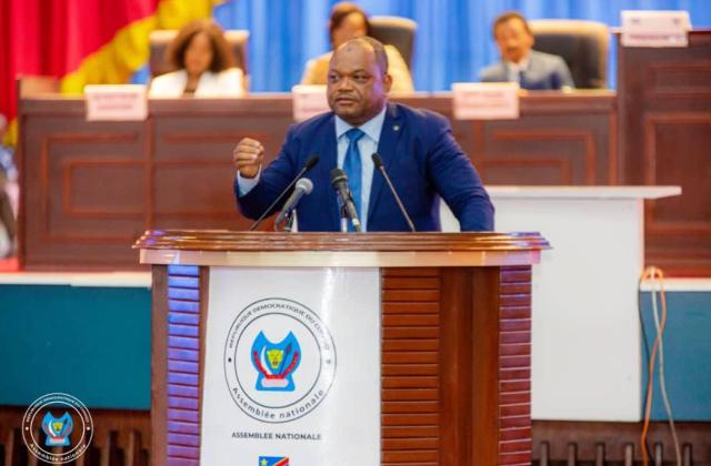 Okapis hors de RDC : polémique sur leur transfert, Abdallah Penembaka exige des explications à l’ICCN
