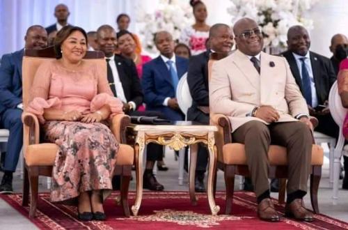 <p>« C’est sa vie privée », à la présidence on refuse de commenter sur les multiples apparitions de Félix Tshisekedi dans des cérémonies festives</p>
