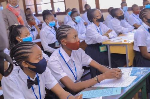 <p>RDC-EPST : “Le ministre interdit tout monnayage du contrôle des dossiers des candidats finalistes à l’Examen d’État 2023” (Communiqué)</p>
