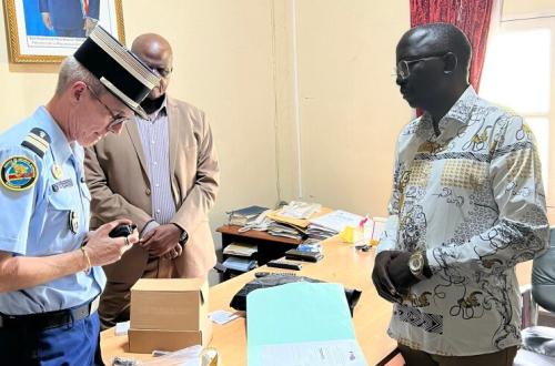 20 millions d’euros à l’armée du Rwanda et 20 Motorolas à police de la capitale de la RDC : La comparaison qui fâche dans les rues de Kinshasa 