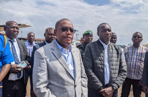 Sud-Kivu : De retour à Bukavu après sa participation à la conférence des Gouverneurs, Théo Ngwabidje remercie le Chef de l'État pour la mise en œuvre du Programme de 145 territoires
