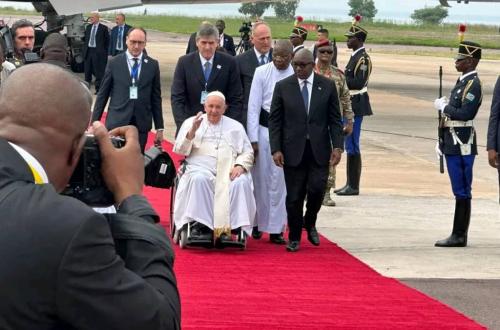RDC : A l'aéroport de Ndjili, le Pape François a été accueilli par Jean-Michel Sama Lukonde
