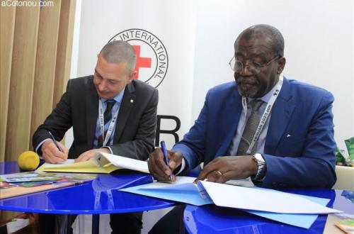 21e Congrès international de l'eau et de l'assainissement : L'Association africaine de l'eau et le CICR décident d’unir leurs forces en prévision des crises qui pourraient compliquer l'approvisionnement en eau