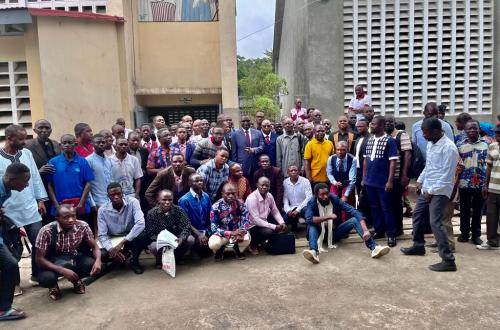 Kinshasa : Le ministère de l’Industrie initie des dialogues sociaux sur le Plan Directeur d’Industrialisation