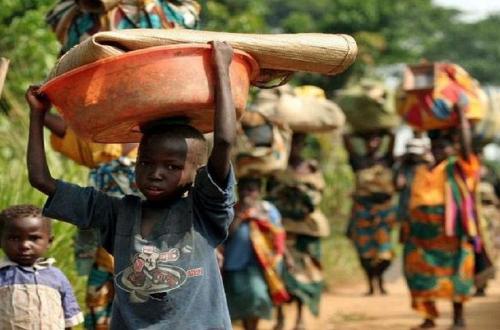 Ouganda : 114 réfugiés Congolais ayant fui des camps pour le Kenya restent bloqués à Busia par la police Ougandaise
