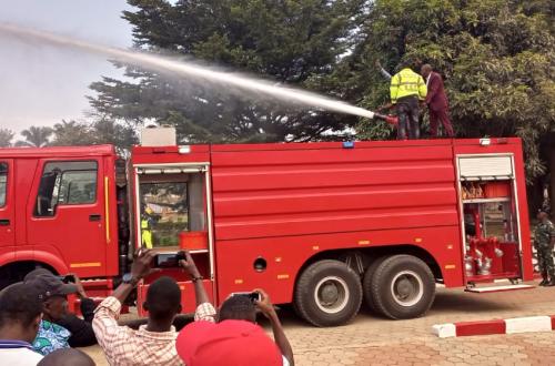 Bunia : Le premier véhicule anti-incendie mis en service par le gouverneur militaire