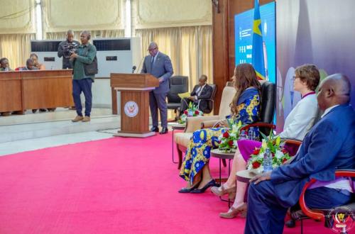 Kinshasa : Le Premier Ministre lance la 1ère édition du Forum économique sur la Nouvelle Économie du Climat