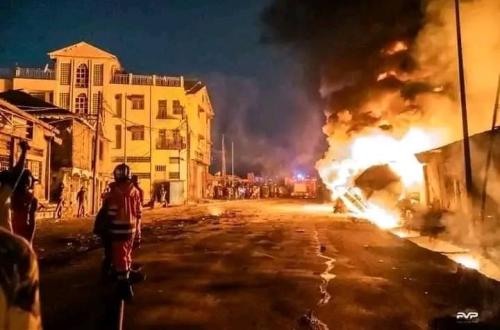 Tragédie à Kinshasa : Un incendie dévastateur cause la mort de 3 personnes, des blessés et la destruction de 10 parcelles au rond-point Ngaba