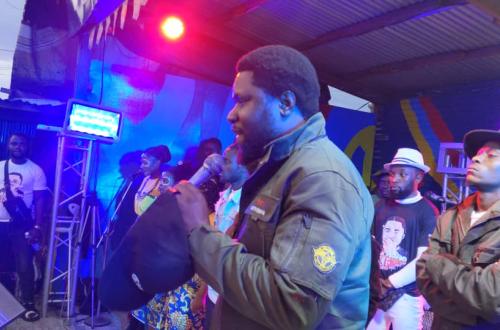 Le député national Josué Mufula critiqué pour son acte de générosité envers les artistes de Goma