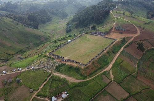 Nord-Kivu : Aménagé avec ses propres fonds, la Fondation « Julien Palulu Kahongya » remet le stade de Kipese à la jeunesse