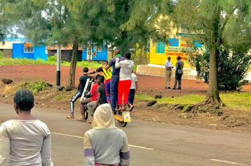 Nyiragongo : la population conteste la limitation à 18 heures de la circulation des motos sur décision de l'administrateur policier