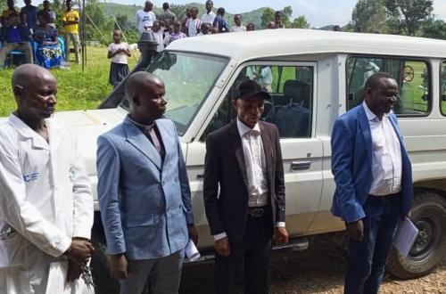 Le CICR dote l'hôpital Général de Référence de Boga d'une ambulance