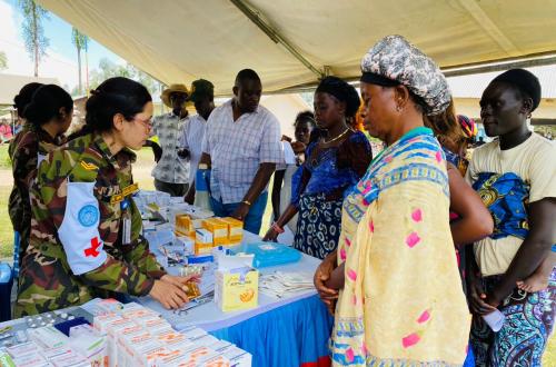 La MONUSCO au cœur d'une assistante médicale près de Bunia