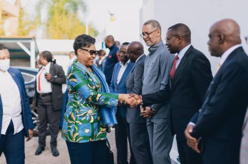 Julien Paluku Kahongya aux côtés de la première ministre pour représenter la RDC