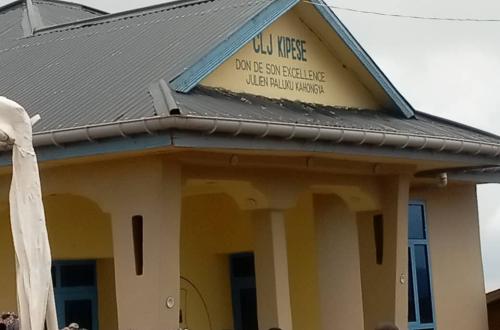  Julien Paluku dote le conseil de jeunesse de Kipese d’un bâtiment administratif
