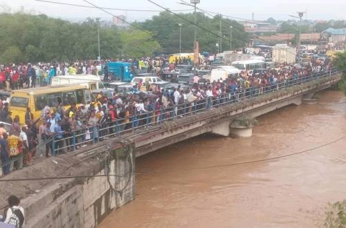 Une forte pluie diluvienne fait des dégâts et des pertes en vies humaines