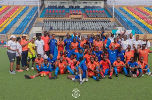 Les Léopards U15, filles et garçons, affûtent leurs armes pour la 3ᵉ édition du Championnat d’Afrique de Football Scolaire de la CAF