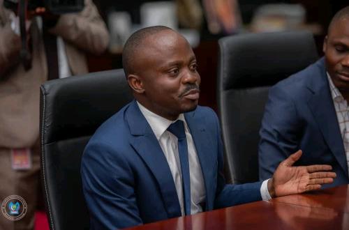 Sur demande du député Basoshi Théophile, le Ministre des Ressources Hydrauliques et Electricité invité à l'Assemblée Nationale