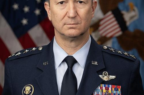Faux, Donald Trump n’a procédé à aucune nomination du Général Dan Caine en lien avec la situation dans l’Est
