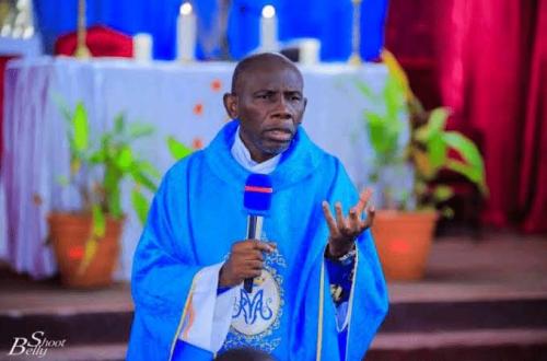 L’Abbé Kanda critique la dérive militante de certains membres du clergé Catholique