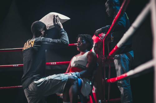 Boxe : Amissi Assumani, la reconversion réussie d’un jeune pugiliste en entraîneur prometteur