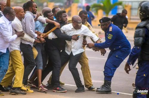 Kinshasa en ébullition : face à face tendu autour du projet de référendum constitutionnel