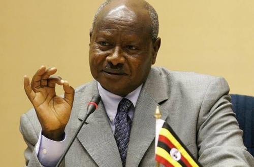 Ouganda : Y. Museveni exige des explications après le détournement présumé de plus de 14 millions USD destinés au remboursement de prêts internationaux