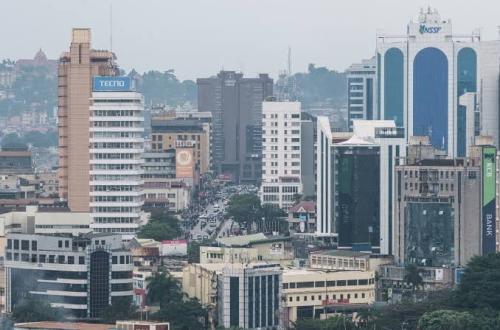 Ouganda : Bobi Wine dénonce des tirs au marché de Kisekka et accuse le pouvoir d'alimenter l'insécurité