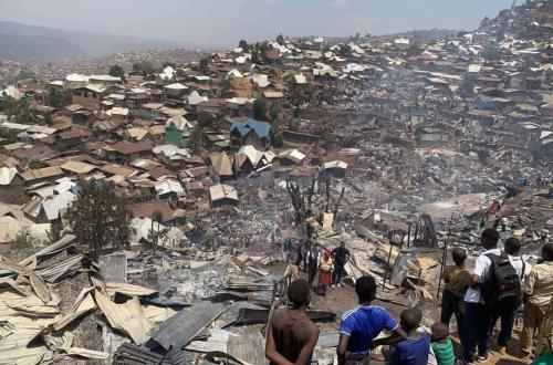 Bukavu : Denis Mukwege appelle à une aide humanitaire urgente après l’incendie meurtrier