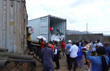 Le CICR remet 60 tonnes de sulfate d’alumine à la REGIDESO Bukavu