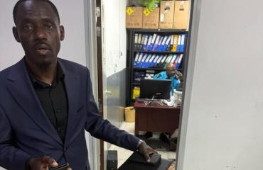 RDC : Prince Epenge empêché de voyager à Rome, son passeport retenu à l’aéroport de N’djili