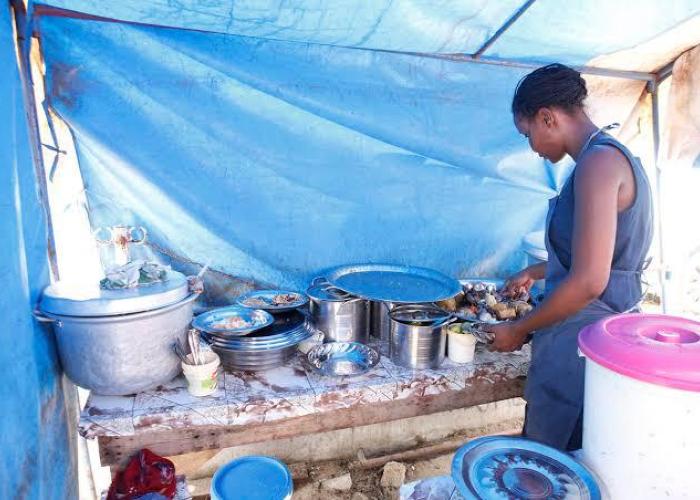 Goma : La vente d'aliments cuits à ciel ouvert, un problème croissant avec des dangers sanitaires