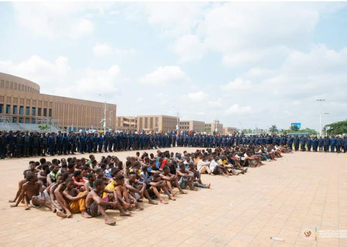 Plus de 400 bandits démantelés lors de l'opération « Ndobo » à Kinshasa