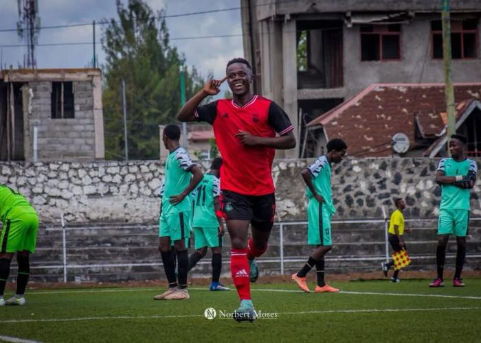 L'attaquant Alison Mumbere rejoint une grande agence de management