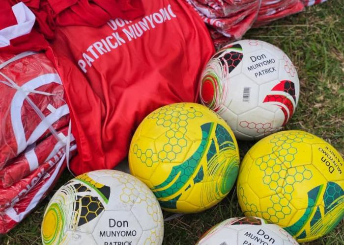 Le député national Patrick Munyomo dynamise le football avec des dons d'équipement