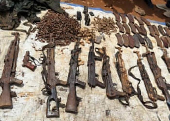 Ituri : les FARDC découvrent une importante cache d’armes lors d’une opération de ratissage à Mabanga